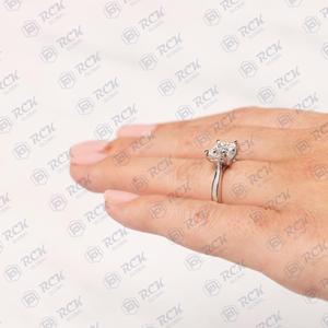 Anillo de Moissanita con Corte Princesa de 3.20 CTW en Oro Blanco con Engaste Celta para Mujer, Regalo de Aniversario y Cumpleaños - Product Image 5