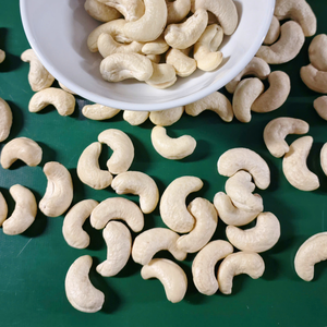 Precio de fábrica SANTIGO anacardos W240 anacardos Kaju Badam - Product Image 1