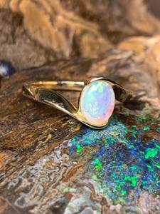 Bague de fiançailles et de mariage en opale éthiopienne pour femme, design unique, coupe ovale, argent sterling 925, sertissage à griffes, bijoux tendance personnalisés - Product Image 2