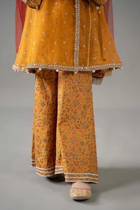 Vestido Angrakha para niñas paquistaníes con encaje Gota y borlas para fiestas de cumpleaños y eventos tradicionales - Product Image 6