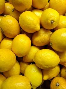 Cítricos Frescos de Primera Calidad, Limón Amarillo y Lima Verde con Sabor Ácido y Jugoso, Recién Cosechados - Product Image 4