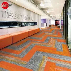 Le tapis modulaire de bureau de PVC de nylon écologique couvre de tuiles le plancher 50x50