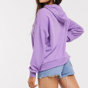 Haut court à capuche tricoté 100 % coton confortable et léger à manches longues pour femme – Collection Hiver 2026 - Product Image 2