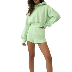 Conjuntos de pantalones cortos con capucha de algodón cómodos personalizados para mujer Patrón de estampado pesado Serigrafía en blanco Ropa cómoda para mujer - Product Image 1