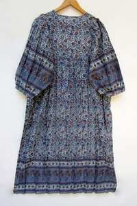 Vestido de manga 3/4 para mujer con cuello en V de color informal con estampado de bloque de mano de algodón con estampado hermoso de último diseñador a la venta - Product Image 2