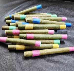 Tubes de cônes de rouleaux de feuilles de palmier faits à la main Taille personnalisée 4 USA Rouleaux de feuilles végétaliennes biologiques Rouleaux de feuilles de palmier aromatisés Approvisionnement en vrac - Product Image 5