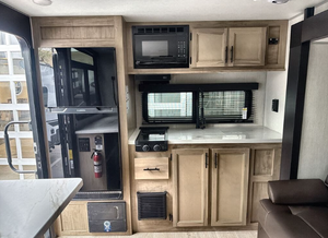 En Venta: Remolque de Viaje Forest.River Cherokee.Wolf Pup Black Label 17SCBL 2026, Nuevo, Disponible para Envío - Product Image 4