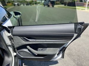 2023 pour Taycan GTS Sport Turismo 590 ch Véhicule utilitaire sport électrique à traction intégrale, Pack Premium AE - Product Image 3