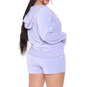 ชุดเซ็ตทูพีซกำมะหยี่สีชมพูสดใสสำหรับผู้หญิง สไตล์เซ็กซี่ เสื้อครอปท็อปและกางเกงขาสั้นเหนือเข่า สำหรับฤดูหนาว ผลิตโดย HI 2026 - Product Image 5