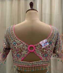 Vêtements de mariage indien traditionnel Faux Georgette broderie travail Lehenga Choli avec filet Dupatta fournisseur indien - Product Image 3