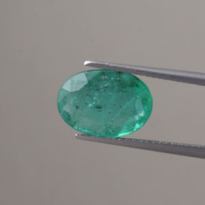 Esmeralda Natural Certificada IGI, Gema Suelta al por Mayor, 4.85 Quilates, Corte Ovalado 13x10mm 6mm, Verde Premium, Encerado/Aceitado, para - Product Image 1