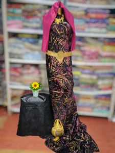 Tela Maqbal Dirac de Jacquard de Sarga con Diseño de Hojas Doradas Vibrantes, Tejido de Última Generación, Sencillamente Impresionante, para Vestido de Novia de Niña - Product Image 2