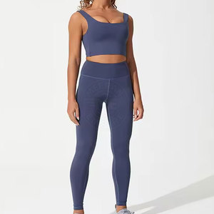Conjunto de Yoga sin Costuras de Alta Calidad para Gimnasio y Fitness para Mujer, 2 Piezas, Diseño Moderno, Ropa Deportiva para Gimnasio - Product Image 1