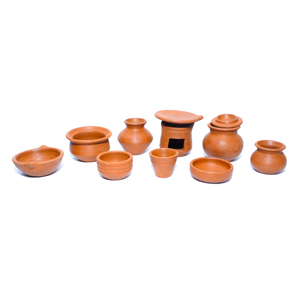 Juego de cocina de arcilla en miniatura para niños hecho a mano y tradicional - Product Image 1