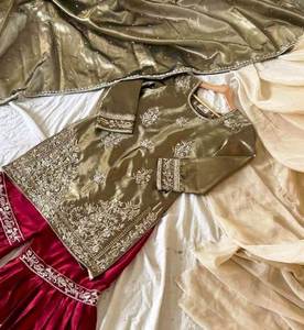 Costumes de fête modernes pour femmes, de style indien, non cousus, brodés à la main, tendance, style traditionnel, en soie - Product Image 1