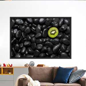 Lienzo artístico con diseño de piedras: decoración de pared moderna con estampado de kiwi, 1 pieza: con marco negro - Product Image 1