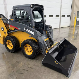 รถตักล้อยาง John Deere รุ่น 316GR พร้อมเครื่องยนต์ Kubota ประสิทธิภาพสูง รถตักขนาดกะทัดรัด ปั๊ม KYB สำหรับงานก่อสร้าง การเกษตร และการขนย้ายวัสดุ - Product Image 1