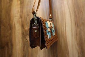 Vente chaude femmes Style occidental mode sac à bandoulière fabriqué à la main en cuir repoussé avec fermeture à glissière en pierre turquoise - Product Image 4