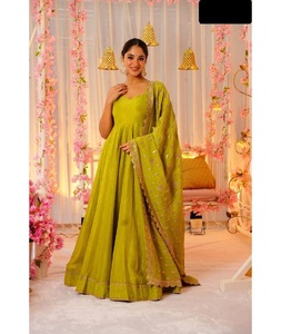 Las nuevas mujeres de diseñador usan seda romana pesada con vestidos Anarkali largos interiores con imitación Georgette Dupatta con borde de encaje elegante - Product Image 1