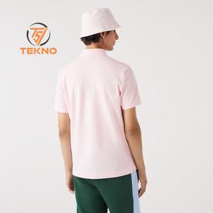 Polo de piqué de algodón elástico de color marrón claro 100% de corte regular con logotipo bordado personalizado con tapeta de botón oculta y costilla - Product Image 2