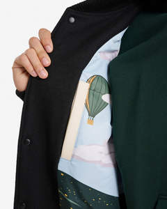 Chaqueta Universitaria Nueva 2025 con Estampado por Sublimación Interior, Diseño de Alta Calidad, Logotipo Personalizado, Mangas de Cuero, Parches Bordados - Product Image 6