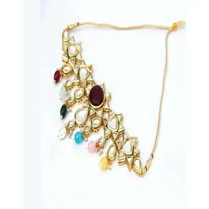 Parure de bijoux fins pour femme, collier ras-du-cou, boucles d'oreilles et Maang Tikka en alliage plaqué or, zircon, motif XOXO, couleur bordeaux - Product Image 2
