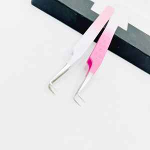 แหนบปลายแหลมสแตนเลสแบบ Private Label 90 องศา ความแม่นยำสูง ทนทาน สีชมพู สำหรับต่อขนตาแบบ Volume - Product Image 4