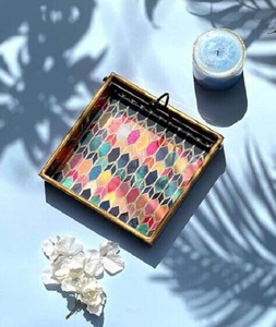 Porte-plateau à mouchoirs en bois imprimé en émail Design imprimé Article de décoration de table fait à la main Plateau à mouchoirs en bois - Product Image 2