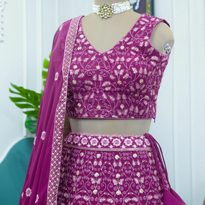 Vente en gros Mystic Belle Lavande Brodée Lehenga Choli Festive Wear avec Glam Subtil - Product Image 6