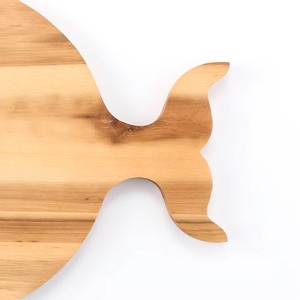 Bandeja de madera hecha a mano con diseño de pescado, Perfecta para servir decoración de cocina, mesa de comedor y uso de regalo para el hogar y el restaurante - Product Image 2