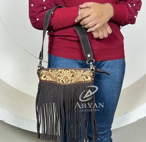 Sac à main mini en cuir suédé fait main personnalisé 2025, sac à main de luxe pour femmes avec franges et bandoulière réglable pour les rendez-vous et le shopping - Product Image 1