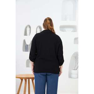 Blusa de punto arrugada negra de talla grande RMG para mujer - Top de verano cómodo y elegante con mezcla de elastano - Product Image 5