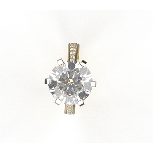 Bague Cocktail Solitaire en diamant taillé rond avec diamant cultivé en laboratoire en sertissage à griffes à prix raisonnable Bijoux fins et classiques - Product Image 3