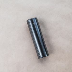 Cylindre en shungite poli 3,94*1,2 po (10*3 cm) - Product Image 1