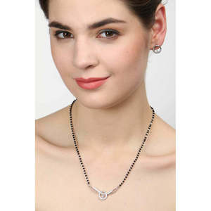 Compre un Conjunto de Mangalsutra de Plata Pura, Joyería Fina con Diamante de Corte Esmeralda Chapado en Oro, para Regalo de Boda o Fiesta para Esposa - Product Image 5