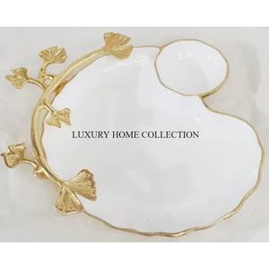 Cuencos únicos de metal de inspiración antigua con tallas detalladas y formas artísticas para una lujosa Decoración de mesa - Product Image 1