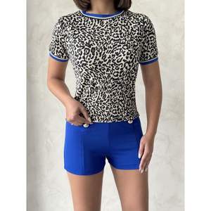 Blusa y Camisa de Cuello Redondo para Mujer - Product Image 2