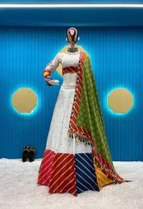 เปิดตัวงานพิมพ์ดิจิตอลผ้าเรยอนหนักพิเศษแบบพิเศษ Navratri ดีไซน์ใหม่ที่สวยงามและงานกระจกจริง lehenga และ choli พร้อม dupatta - Product Image 4