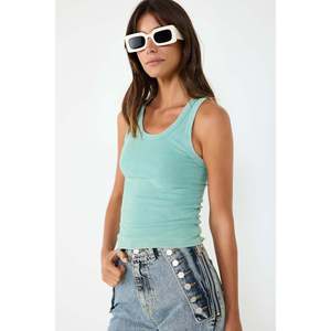 Robe sans manches côtelée - Product Image 1