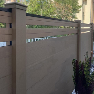 Wpc esterno legno composito di plastica recinzioni anti arrampicata privacy lamelle parete pannelli di recinzione per edificio giardino passerella laterale