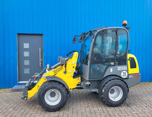 รถตักล้อยางขนาดเล็ก Wacker Neuson WL25 สีเหลือง เครื่องยนต์ดีเซล 3 ตัน พร้อมบุ้งกี๋หน้า สำหรับงานก่อสร้าง ฟาร์ม และขนย้ายวัสดุ - Product Image 4