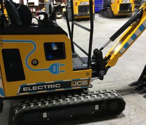 Mini-excavatrice JCB 19C-1E, haute efficacité, autonome, garantie de 4 ans, livraison gratuite, moteur, pompe, boîte de vitesses, remorquable, pelle rétrocaveuse - Product Image 4