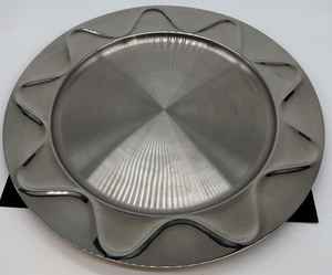 Assiette de service en métal artisanal écologique nouvelle couleur grise en métal pour chargeur assiette forme hôtel ustensiles de cuisine plaqué décoratif - Product Image 5