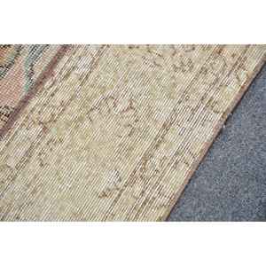 Alfombra Vintage de 3.3x9 pies, Alfombra Turca, Alfombra de Lana con Estampado Animal Marrón - Product Image 5