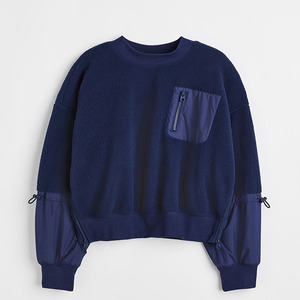 Sudadera de invierno con logotipo personalizado para mujer, ropa informal de tela tejida con bolsillo izquierdo bordado, sudaderas con capucha hechas en Pakistán frontal - Product Image 1