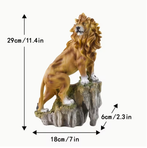 Estatua de León Majestuoso en la Cumbra de una Montaña, Figura de León Marrón de Resina para Decoración del Hogar - Product Image 1