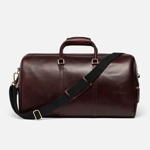 Sac de Voyage en Cuir Bordeaux Premium, Sac de Week-end Élégant avec Bandoulière Réglable pour Hommes et Femmes - Product Image 1