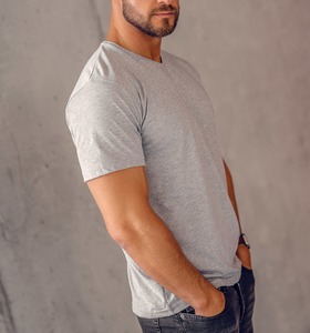 Mejor diseño de alta calidad hombres cuello en V personalizado Color algodón poliéster transpirable cuello en V camisetas para la venta transpirable personalizado - Product Image 3