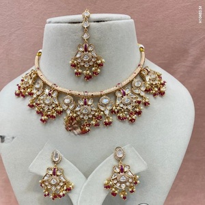 Ensemble de collier élégant plaqué or de haute qualité avec boucles d'oreilles pour mariage et fête pour femmes ou filles - Product Image 1