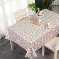 Nappe de table en dentelle Nouveau design Imperméable de haute qualité Couverture de table personnalisée pour fête Plastique durable Extérieur